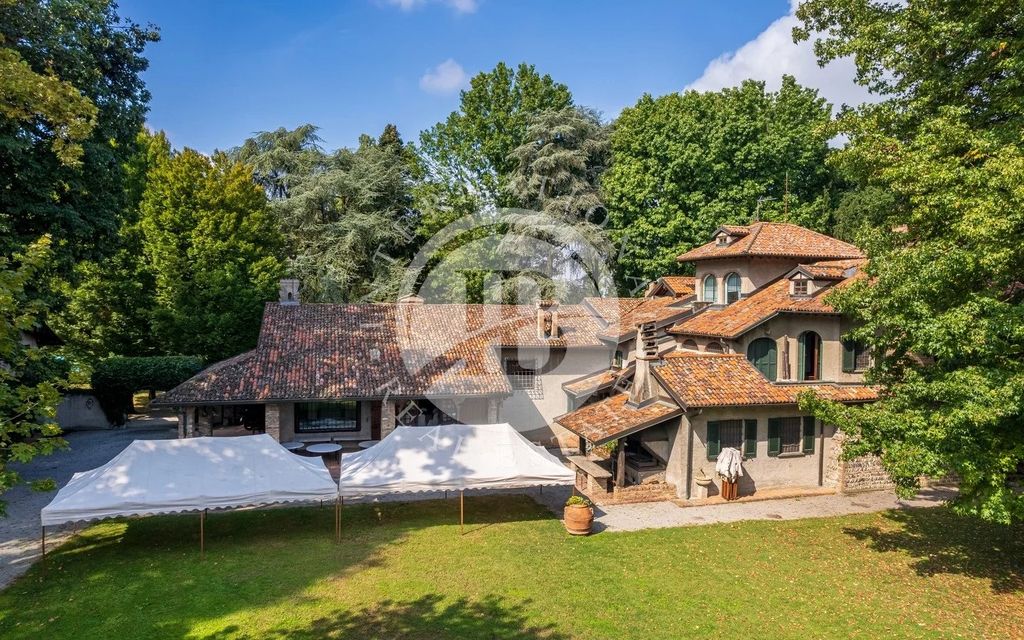 Property photo 1 of 33