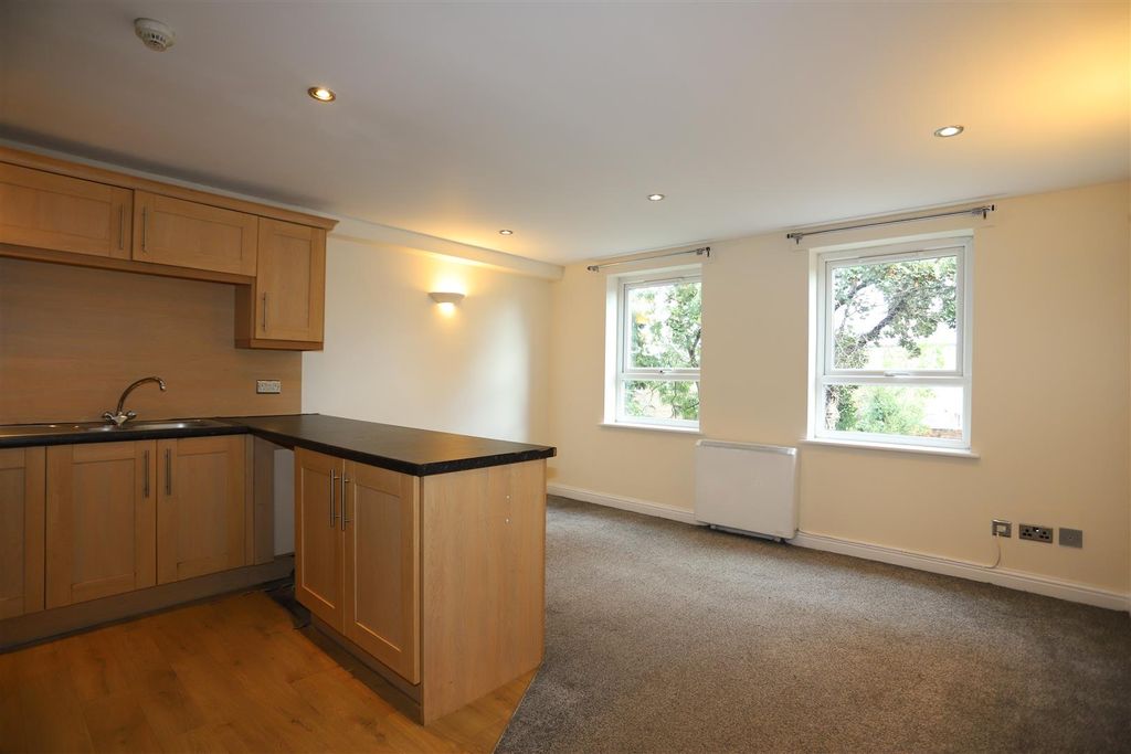 Property photo 2 of 6