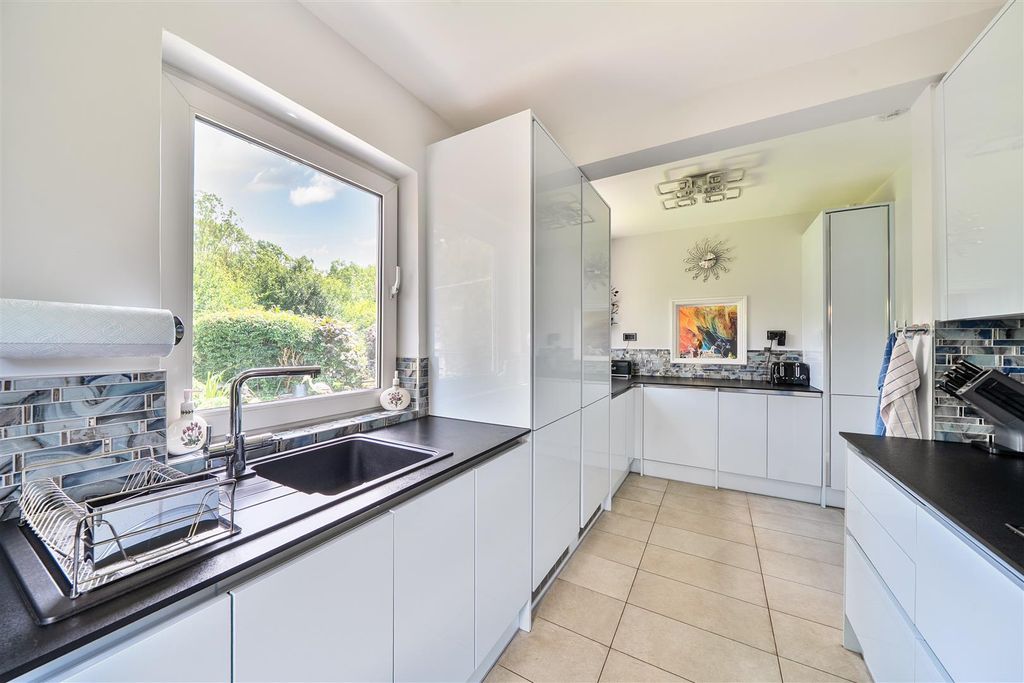 Property photo 3 of 12 Kitchen 2.Jpg