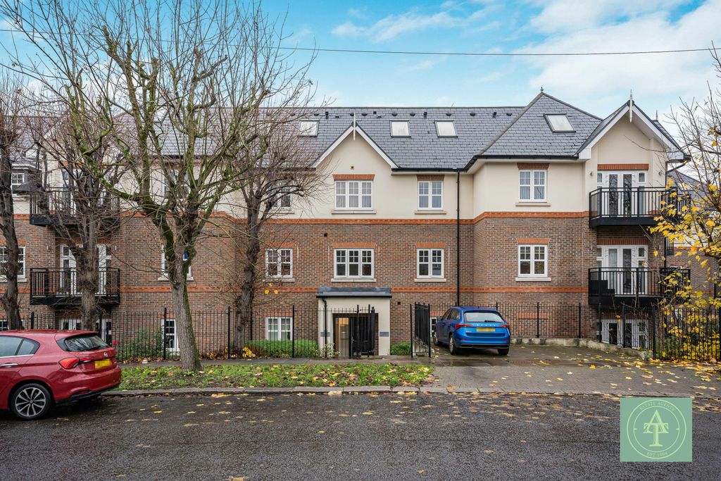 Property photo 1 of 22 2Â Bedroom Flat For Sale