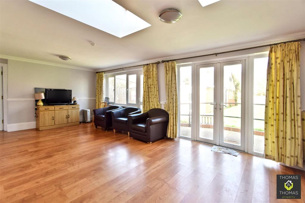 Additional image 19 of 6 bed detached house to rentLinden Road, Gloucester GL1