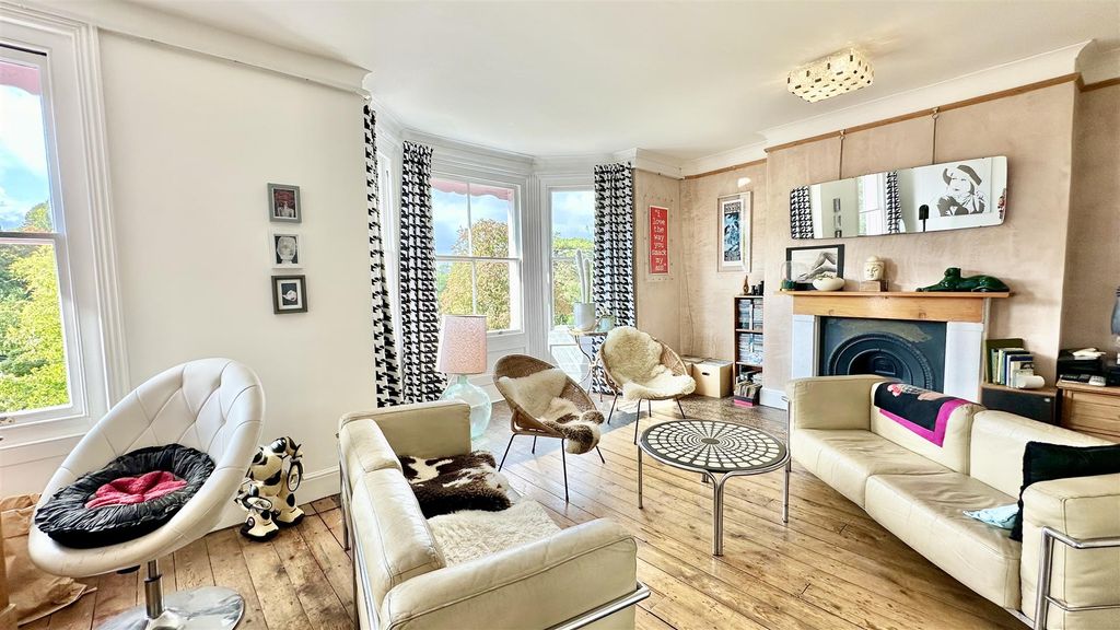 Property photo 1 of 26