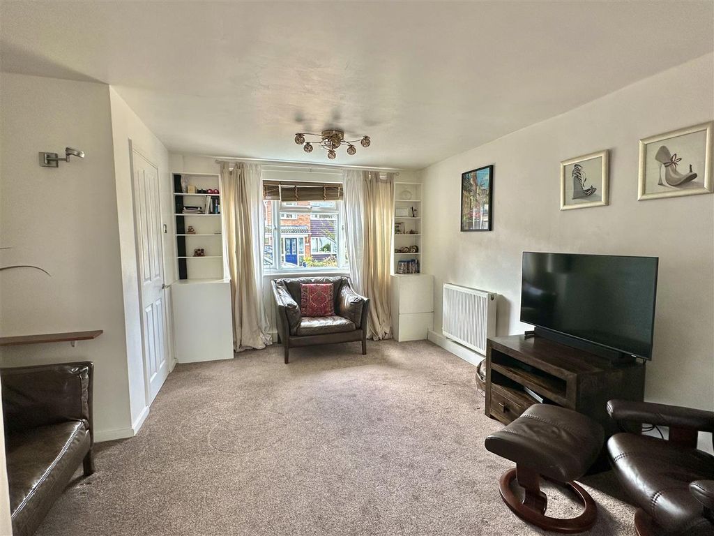 Property photo 2 of 19 Living Room