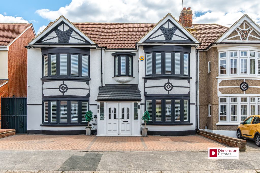 Property photo 1 of 39