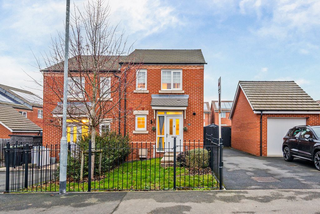 Property photo 1 of 24