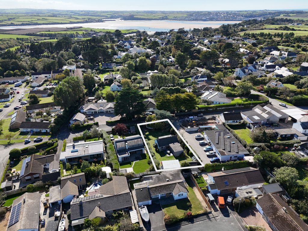 Property photo 3 of 18 Gallery