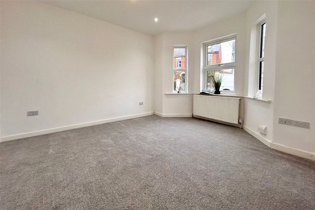 Property photo 2 of 12 Picture No. 29