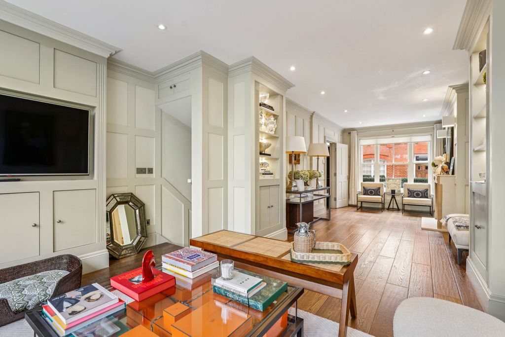 Property photo 2 of 24