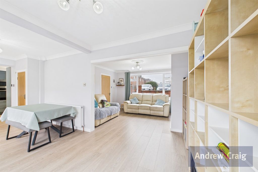 Property photo 2 of 13 Lounge/Diner