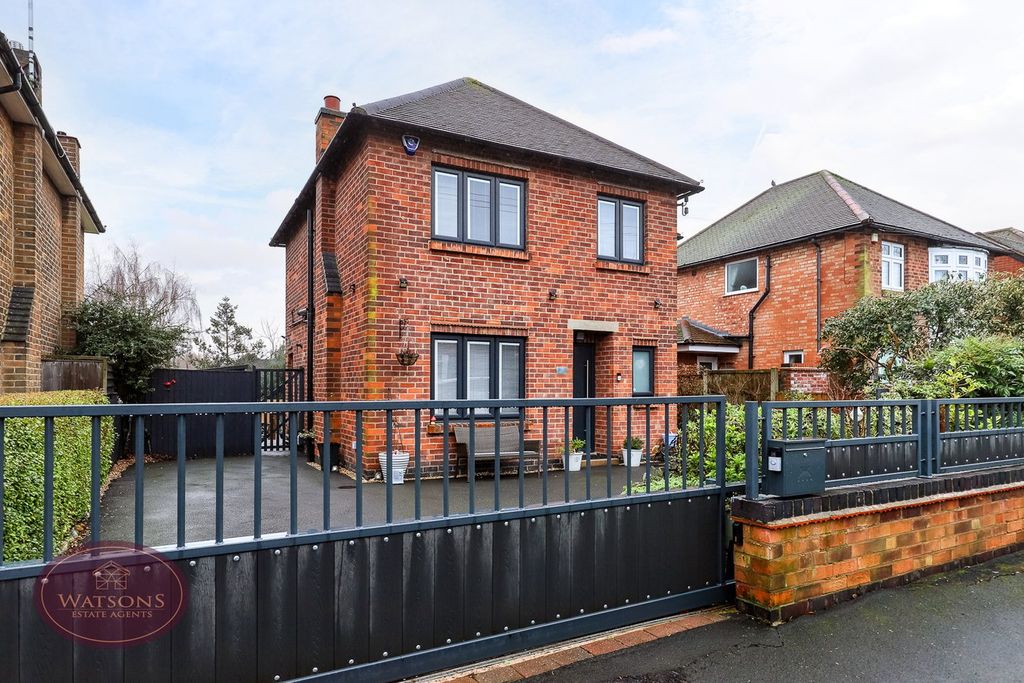 Property photo 3 of 27