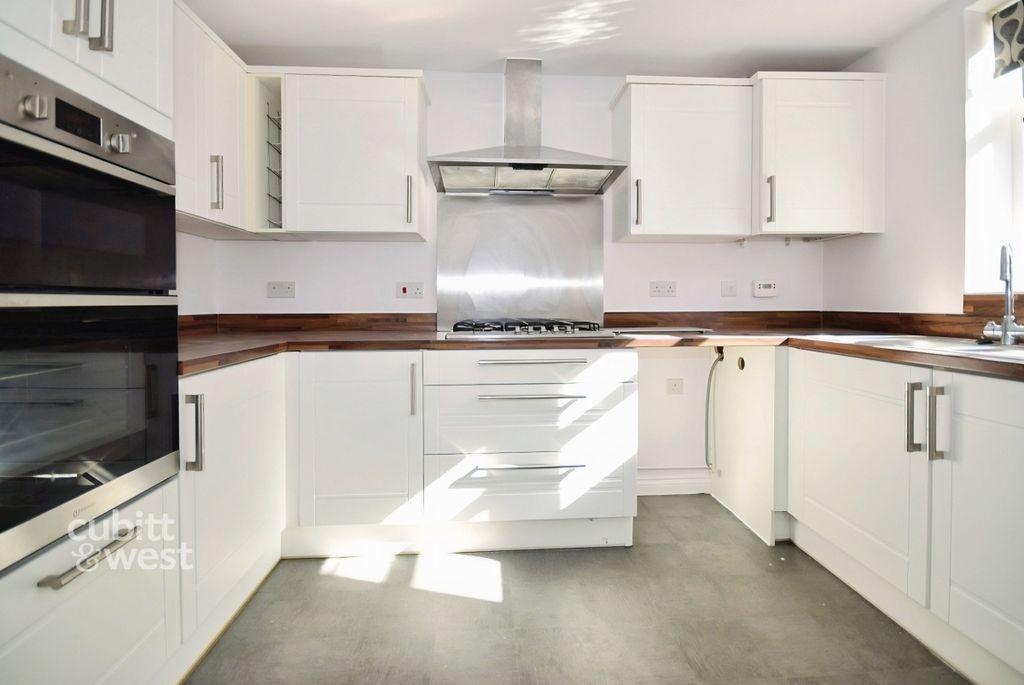Property photo 1 of 12 2Cf024B8-1
