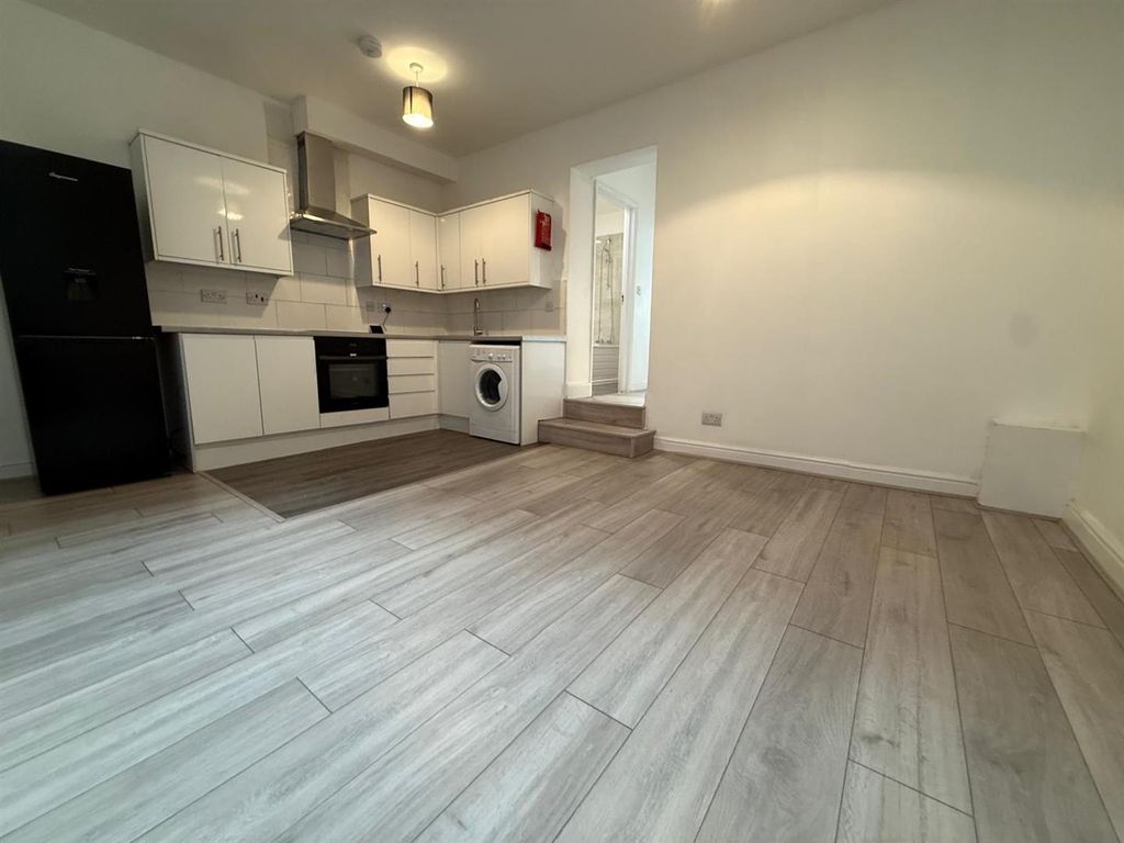 Property photo 2 of 12 Whatsapp Image 2026-03-09 At 15.04.08 (6).Jpeg