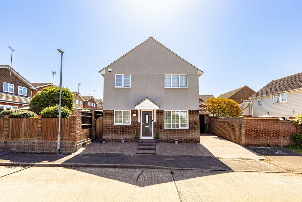 Property photo 1 of 33