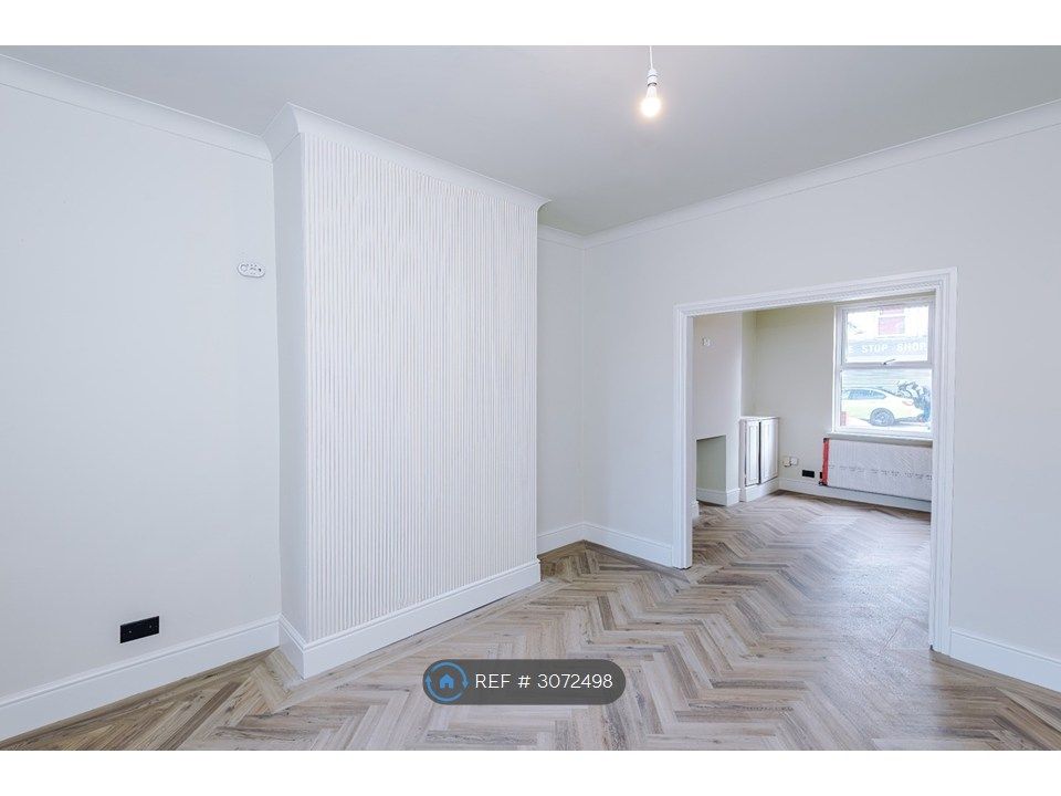 Property photo 1 of 32