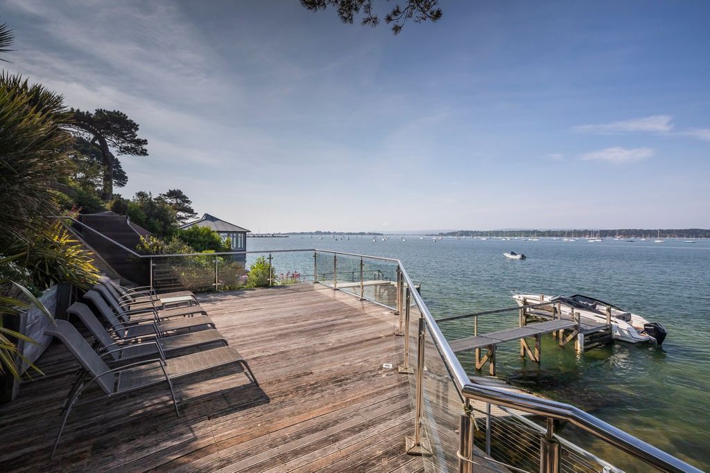 Property photo 1 of 39