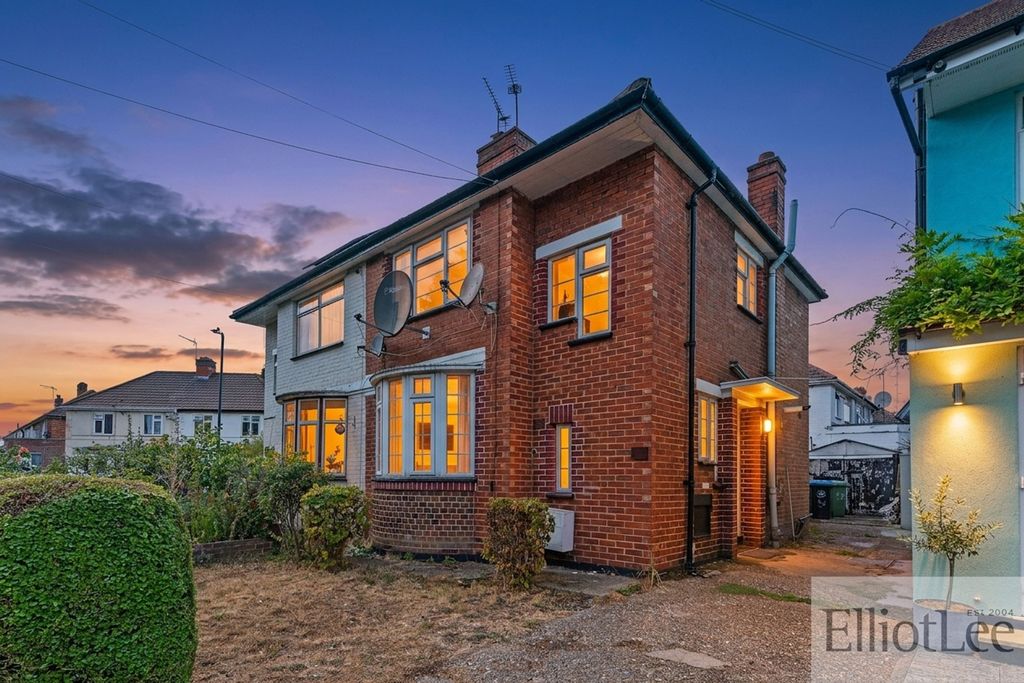 Property photo 1 of 11