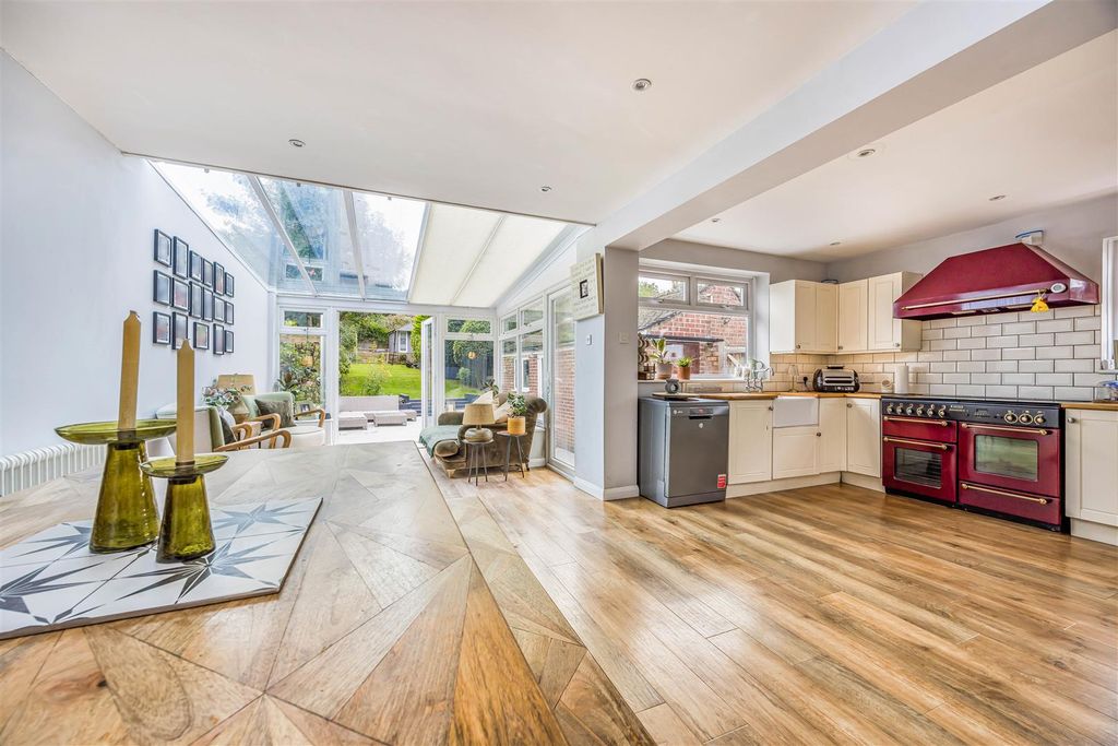 Property photo 2 of 23 48 The Dale, Widley-Small-Porticomarketing-Nexa-29