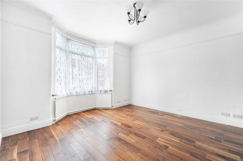 Property photo 3 of 16 Picture No. 05