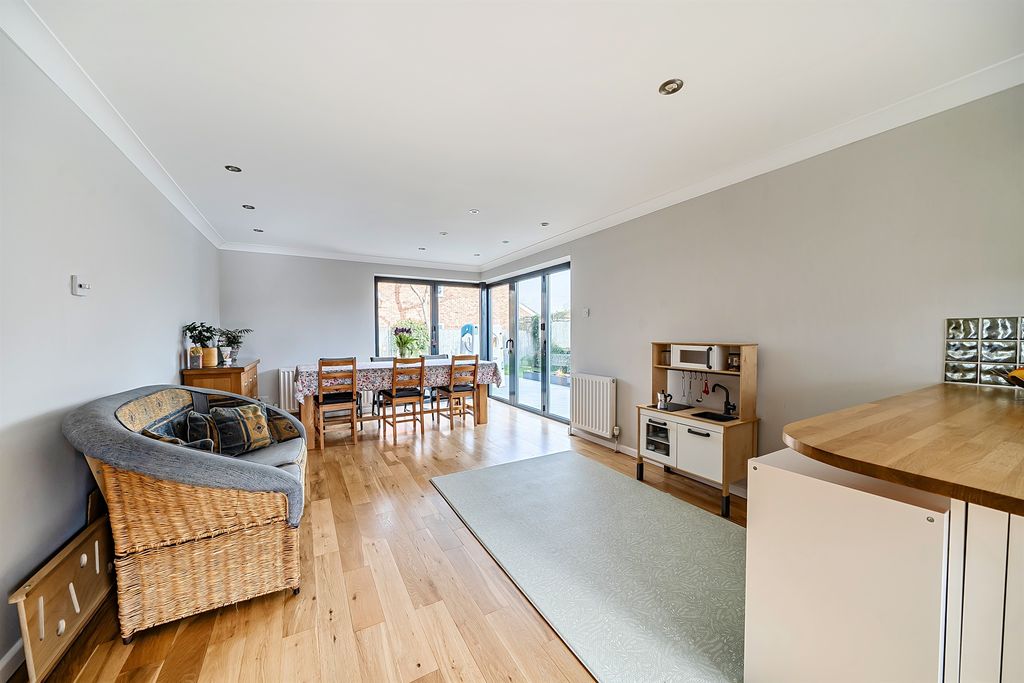 Property photo 3 of 14