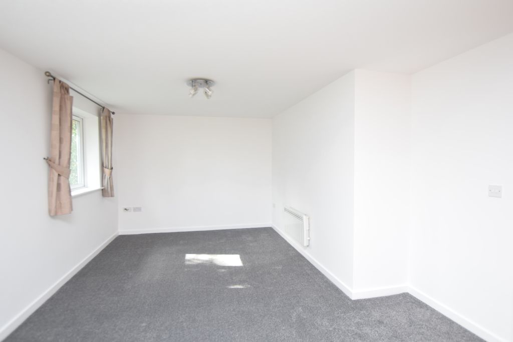 Property photo 3 of 8 Photo 5