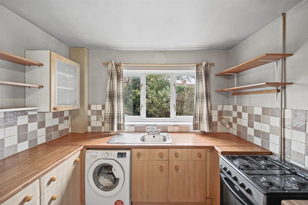 Property photo 2 of 10 147 Robeck Rd-08.Jpg