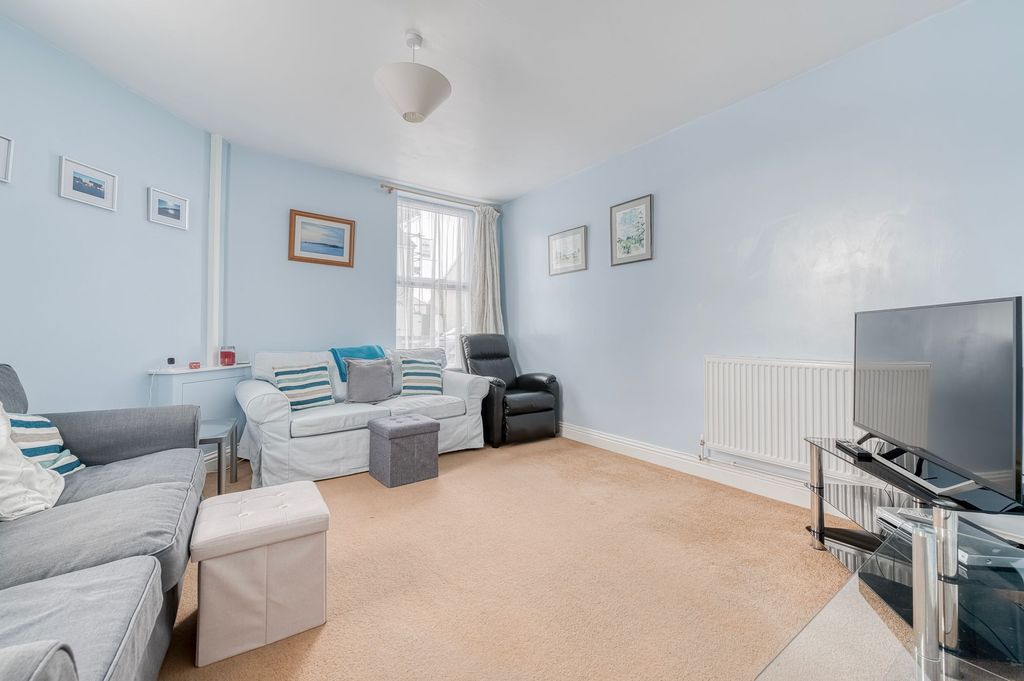 Property photo 3 of 14