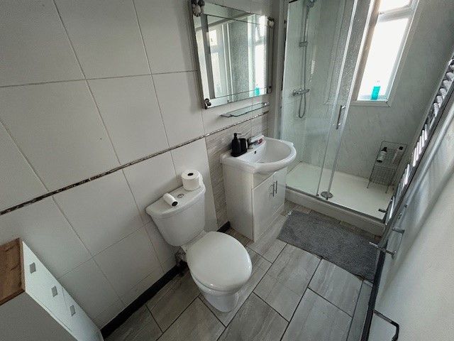 Property photo 3 of 7 Photo 2