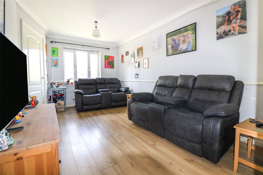 Property photo 3 of 13 Picture No. 10