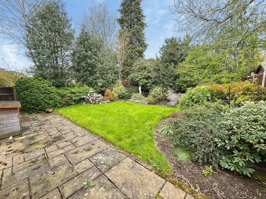 Property photo 2 of 19 Garden