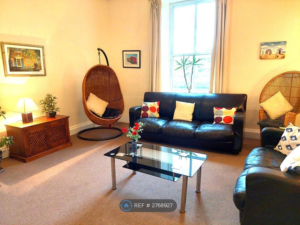 Property photo 1 of 12 Shared Sitting Room