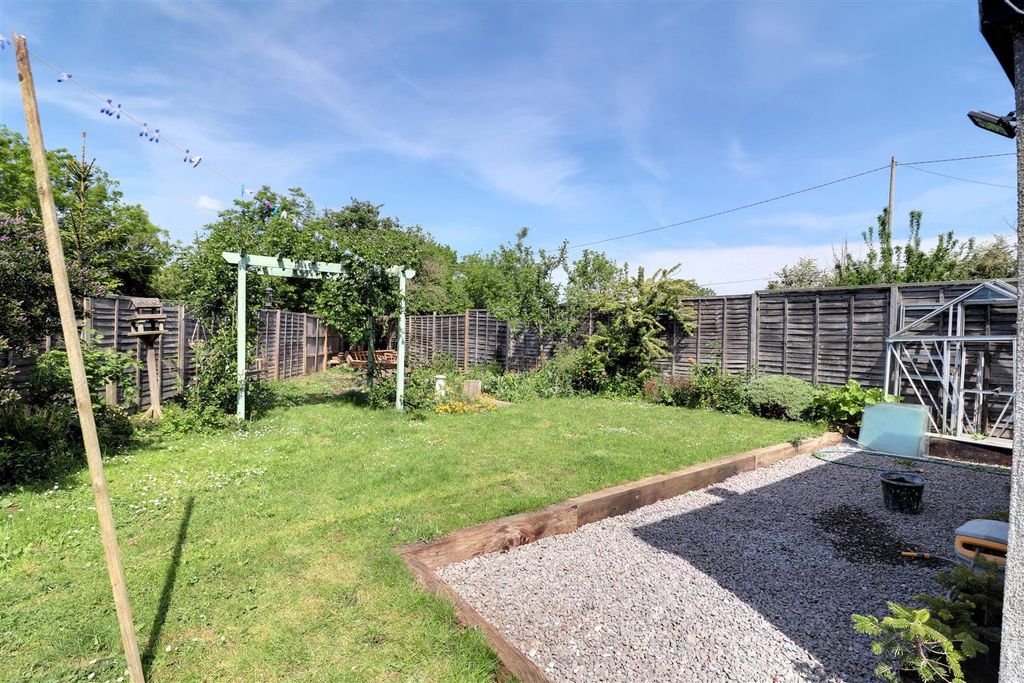 Property photo 2 of 25