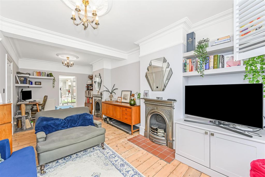 Property photo 2 of 26