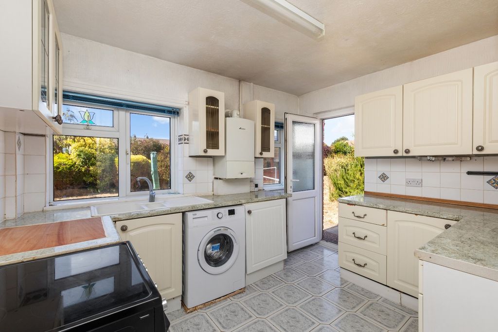 Property photo 2 of 15 5273583