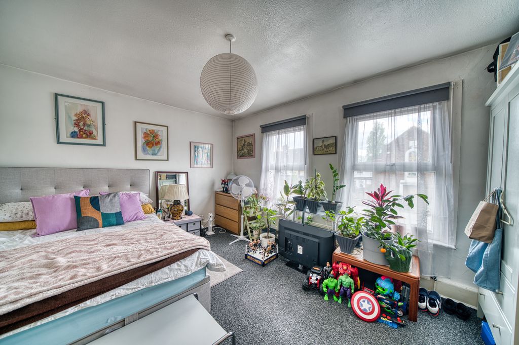 Property photo 2 of 12