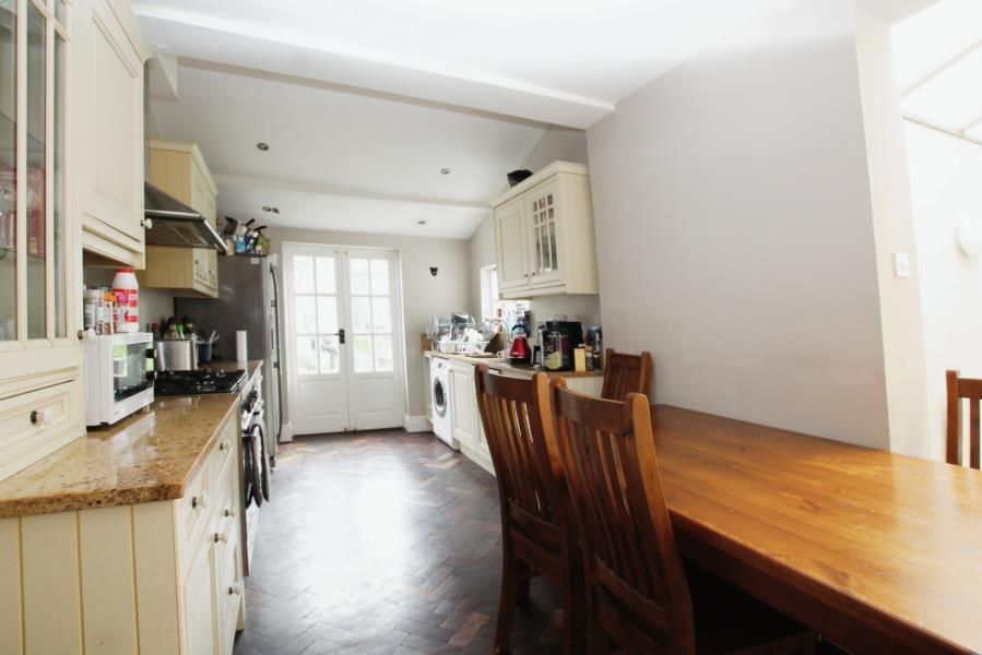 Property photo 2 of 9