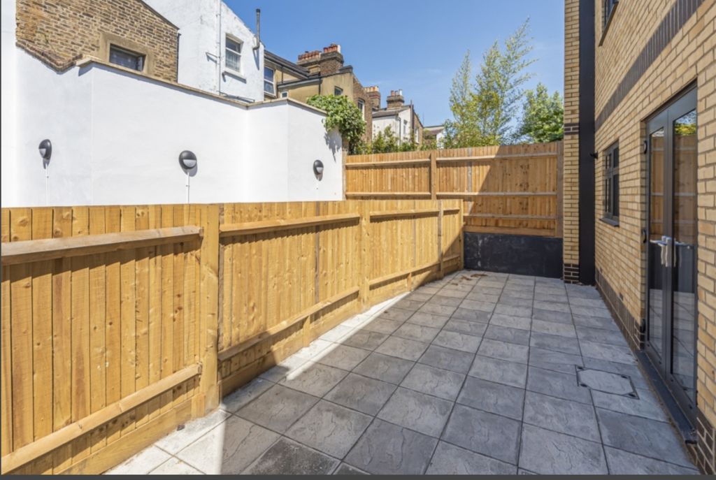 Property photo 2 of 13 Picture No. 02