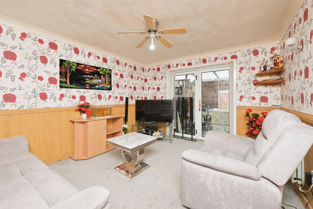 Property photo 3 of 16