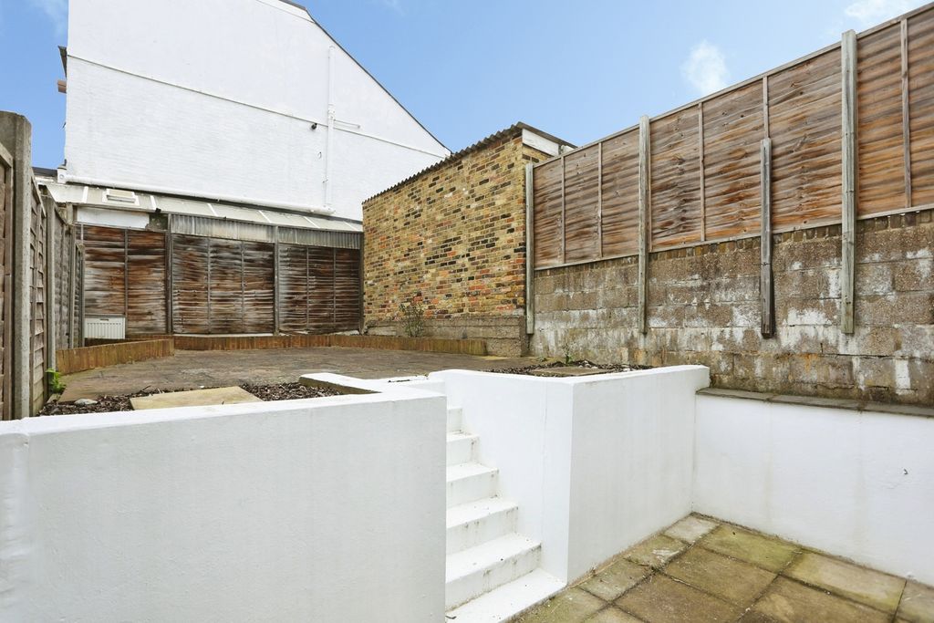 Property photo 3 of 20 Pbox-Img.Jpg