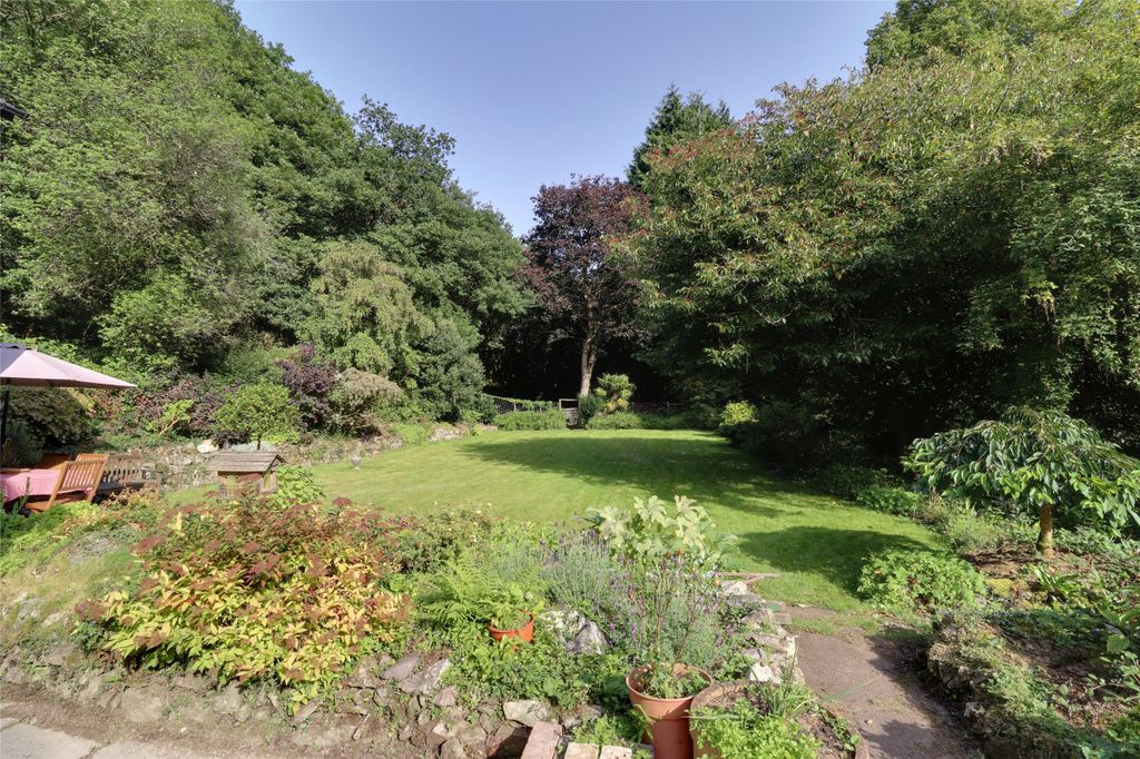 Property photo 3 of 34 Picture No. 32
