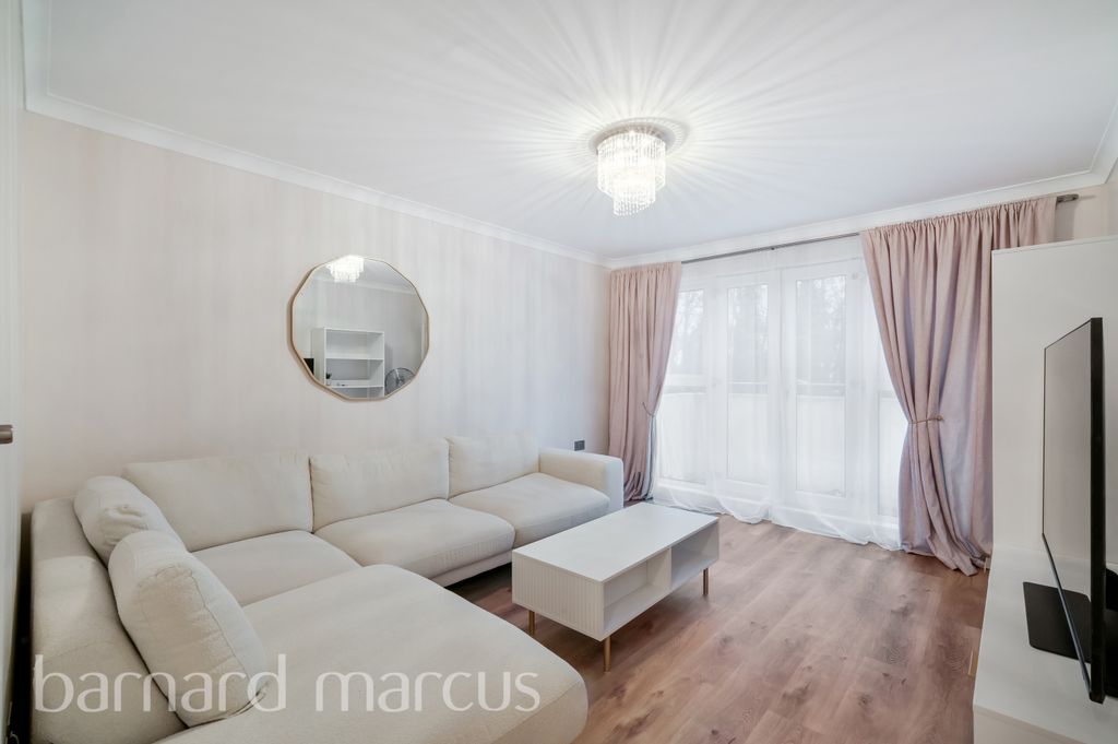 Property photo 1 of 8 Living Room