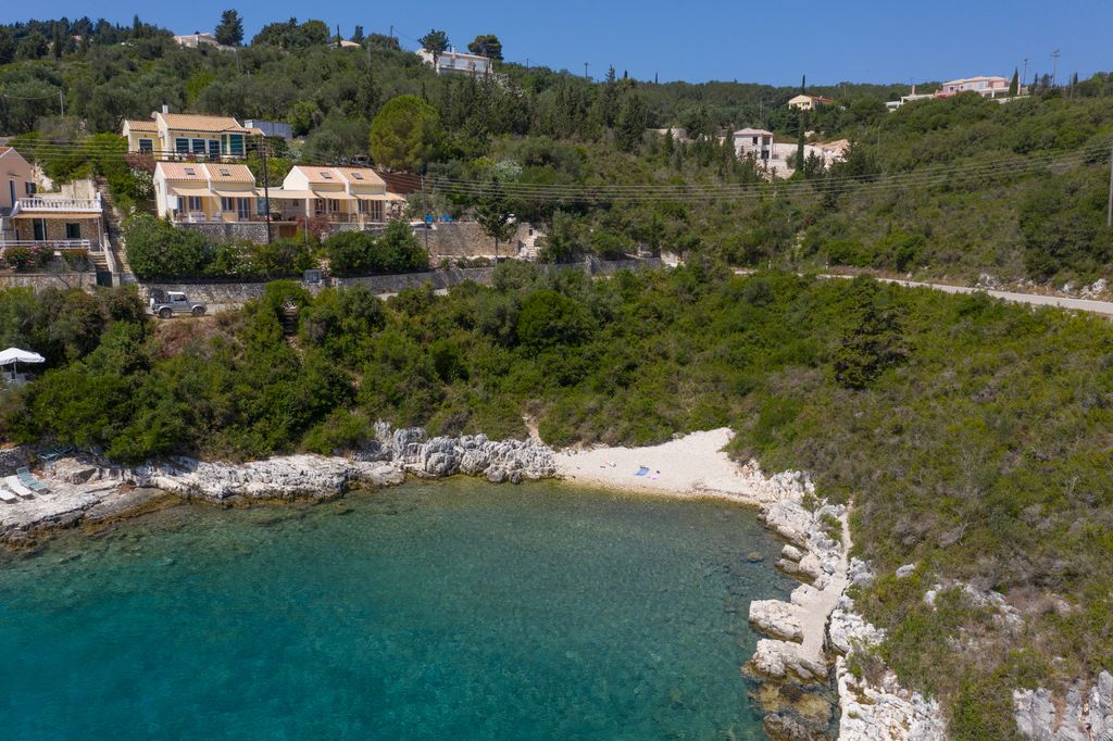 Property photo 3 of 21 Houses From The Sea