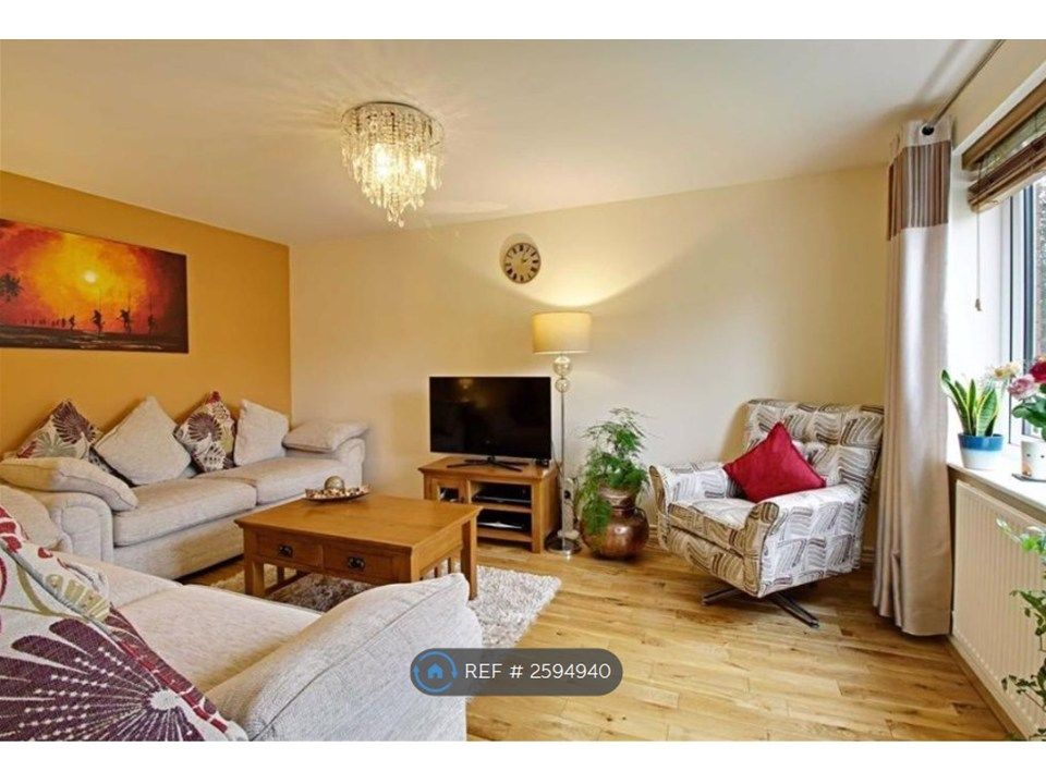 Property photo 3 of 16 Loungd