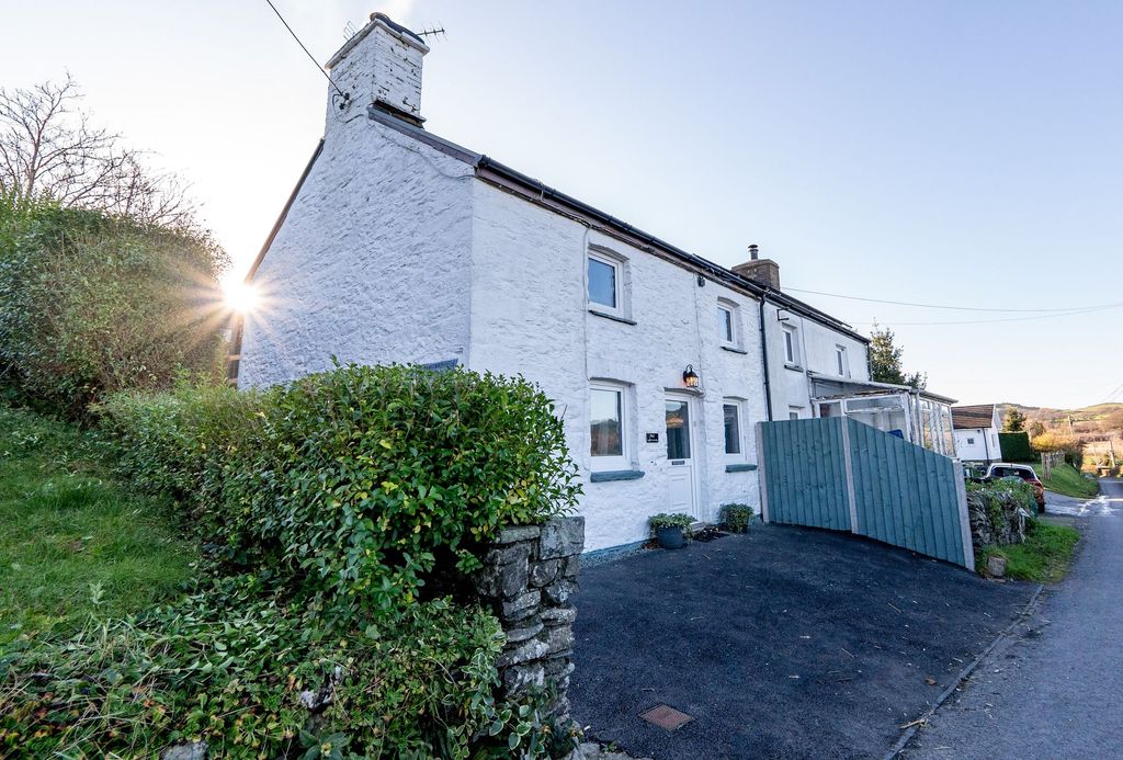 Property photo 3 of 38