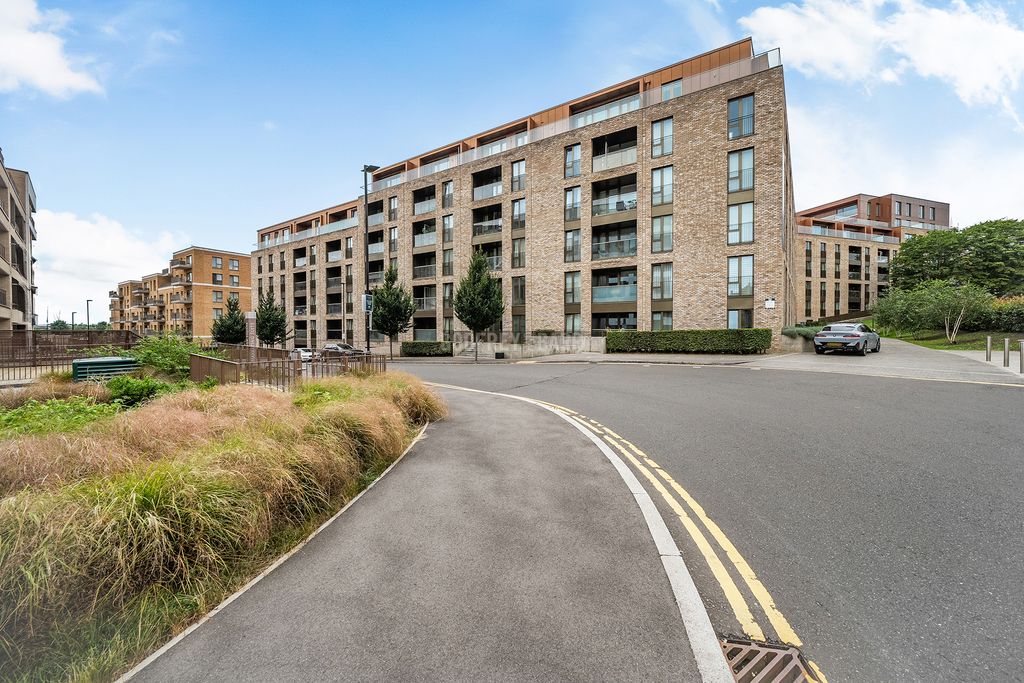 Property photo 3 of 20