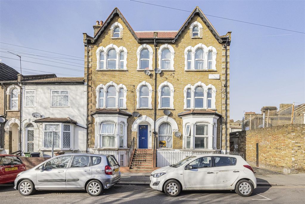 Property photo 1 of 11 1