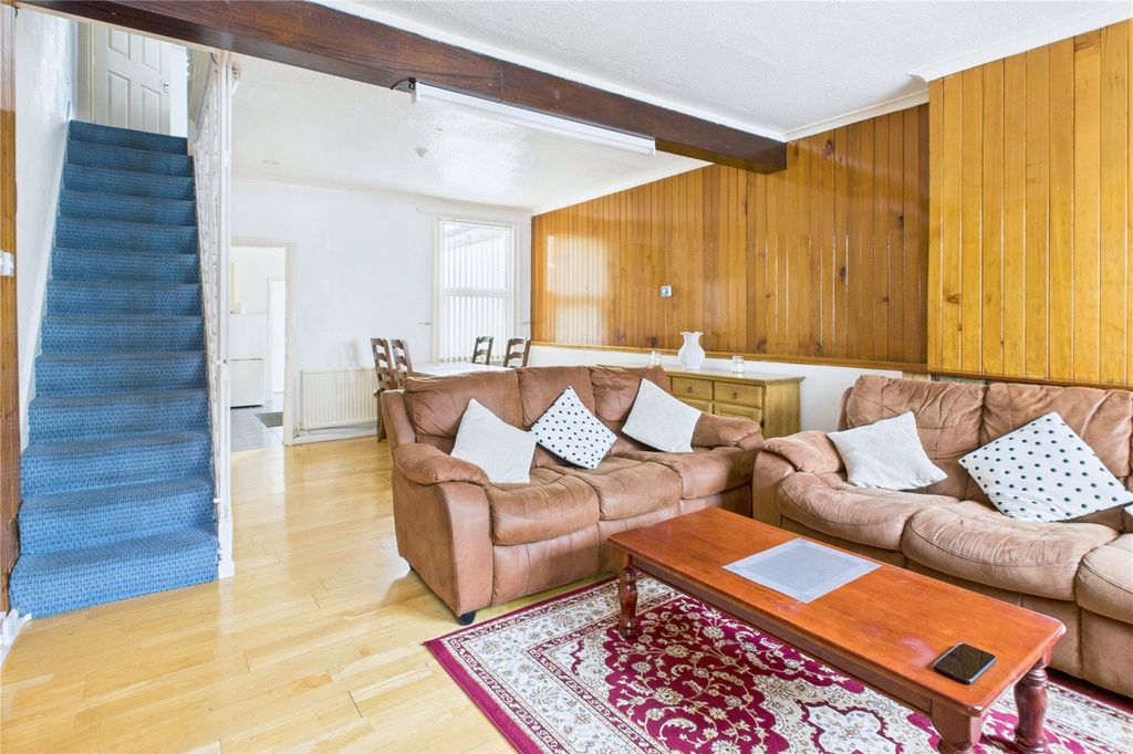 Property photo 2 of 21 Picture No. 28