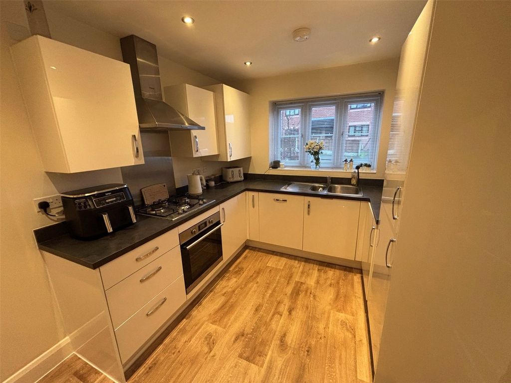 Property photo 3 of 14 Picture No. 18