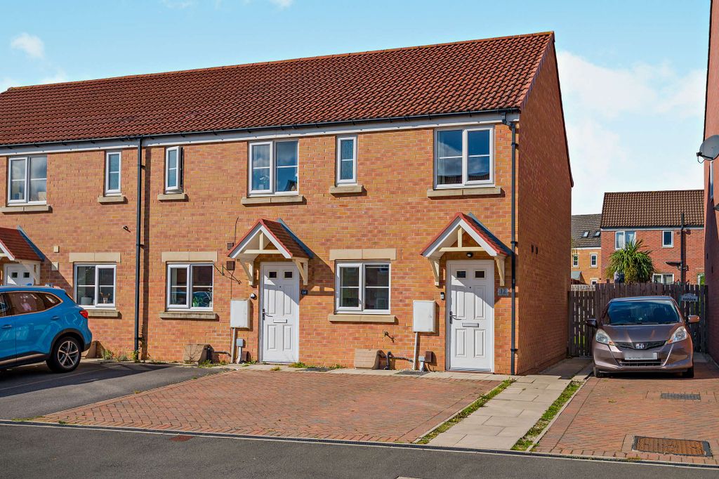 Property photo 1 of 10 Front