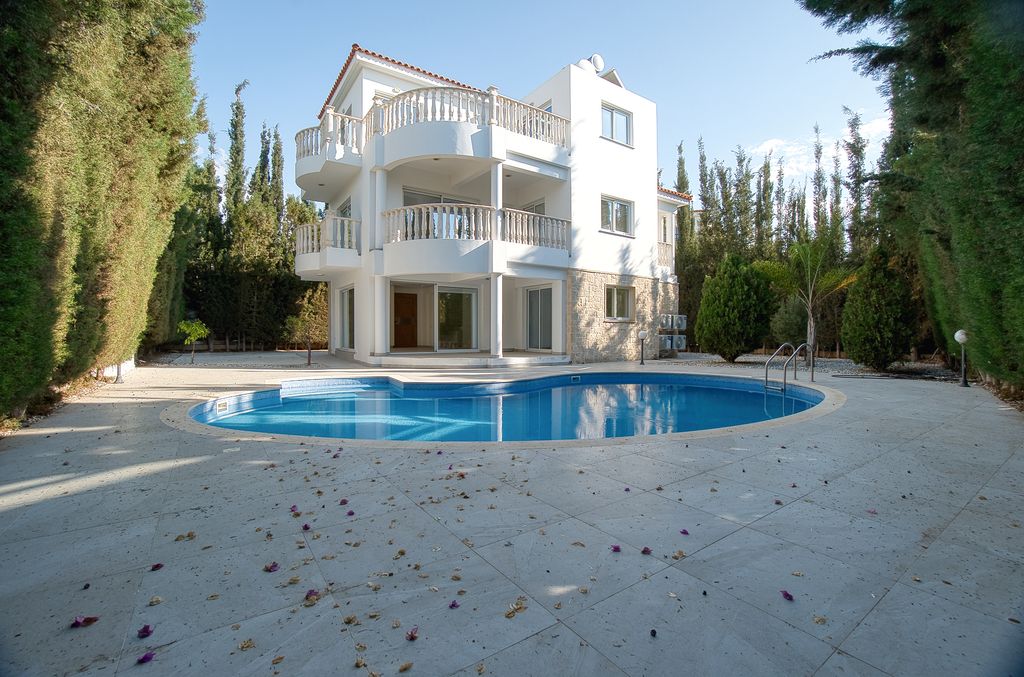 Property photo 3 of 62