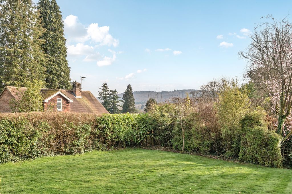 Property photo 2 of 21